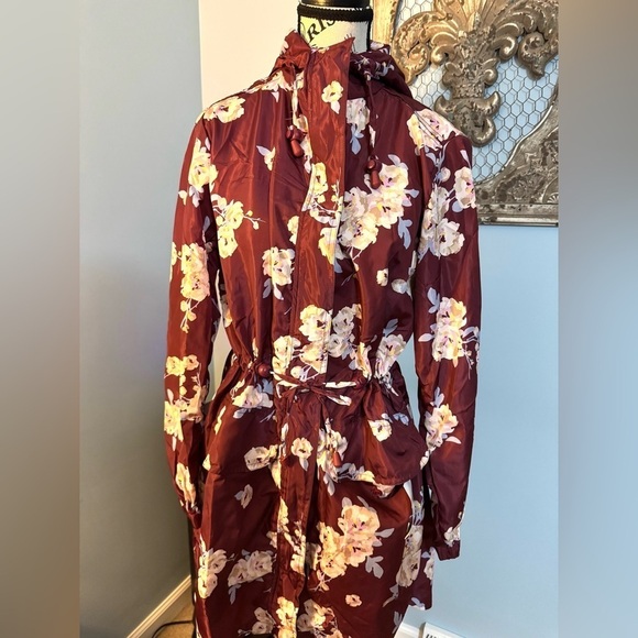 NWT Vera Bradley Women's Packable Water-Resistant Raincoat Maroon Sz SM 4/6 - Picture 2 of 10